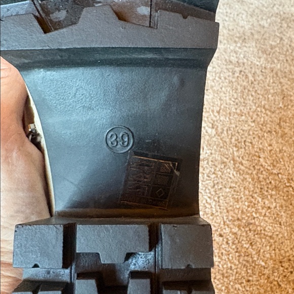 Tan Suede Ankle Boots size 8 - Picture 5 of 5